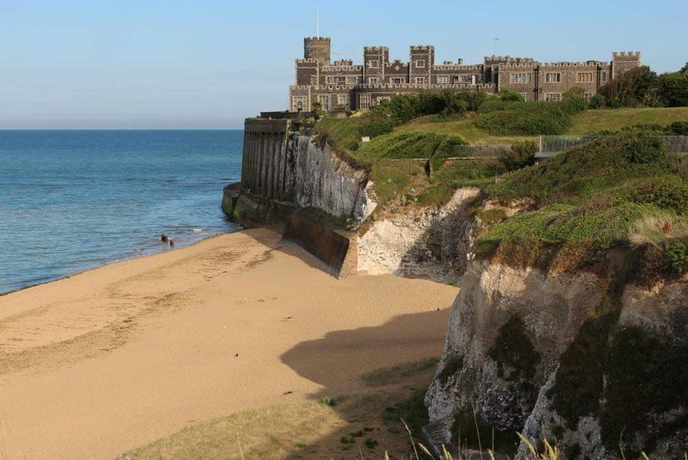 Picturesque Seaside Cottage Next To Viking Bay - Broadstairs Εξωτερικό φωτογραφία